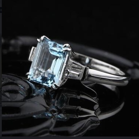 Aquamarine & White Topaz Gemstone Ring - Picture 3 of 8
